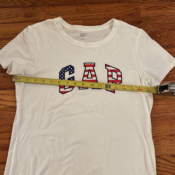 Gap short Sleeve Tee - Picture 3 of 6